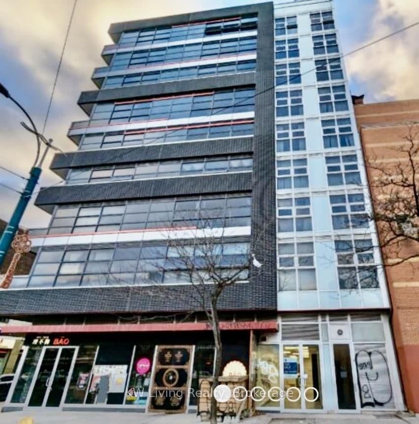 #3 - 270 Spadina Avenue