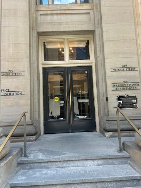197 Yonge Street, Unit 3213