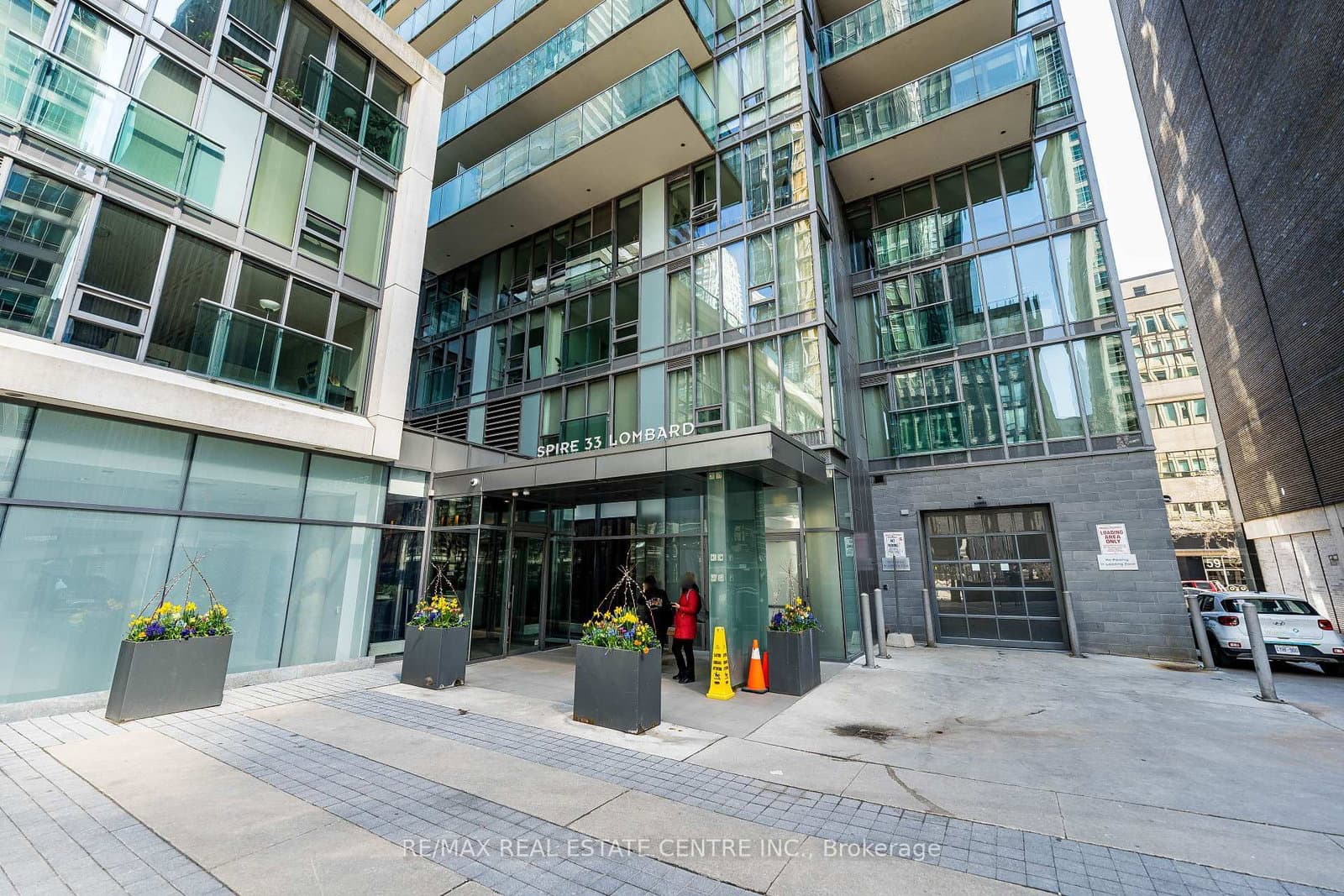 #216 - 33 Lombard Street