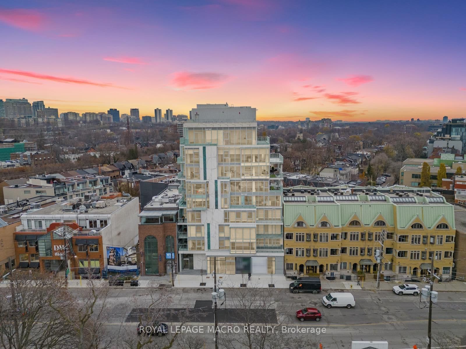 346 Davenport Road, Unit 403