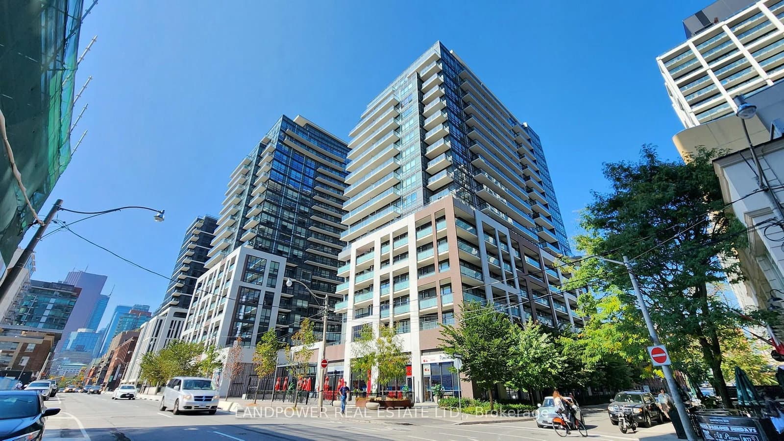#639 - 460 Adelaide Street E