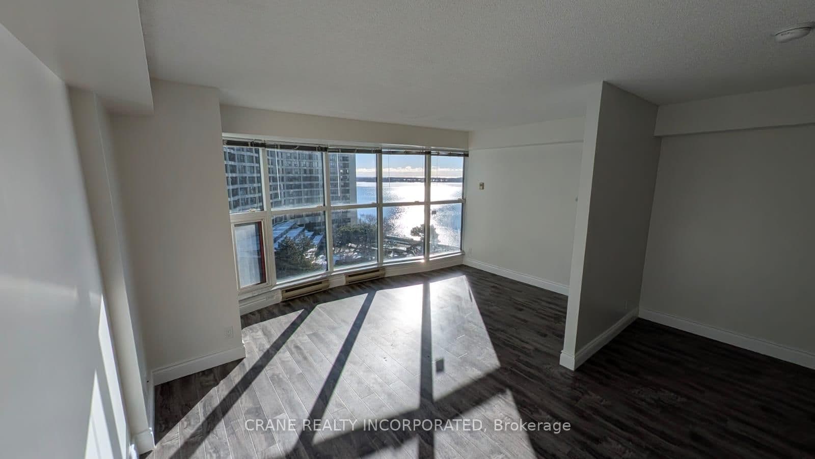 #1605 - 77 Harbour Square