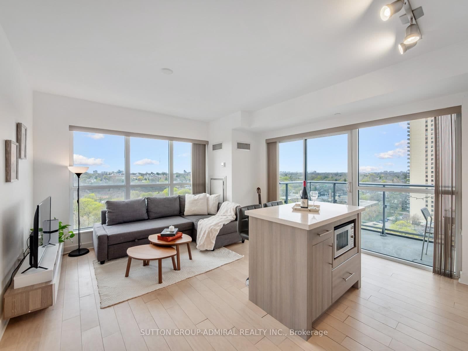 #1202 - 58 Orchard View Boulevard