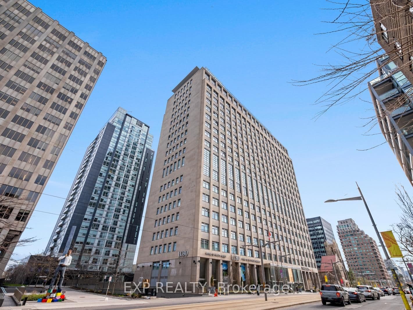 #624 - 111 St Clair Avenue W