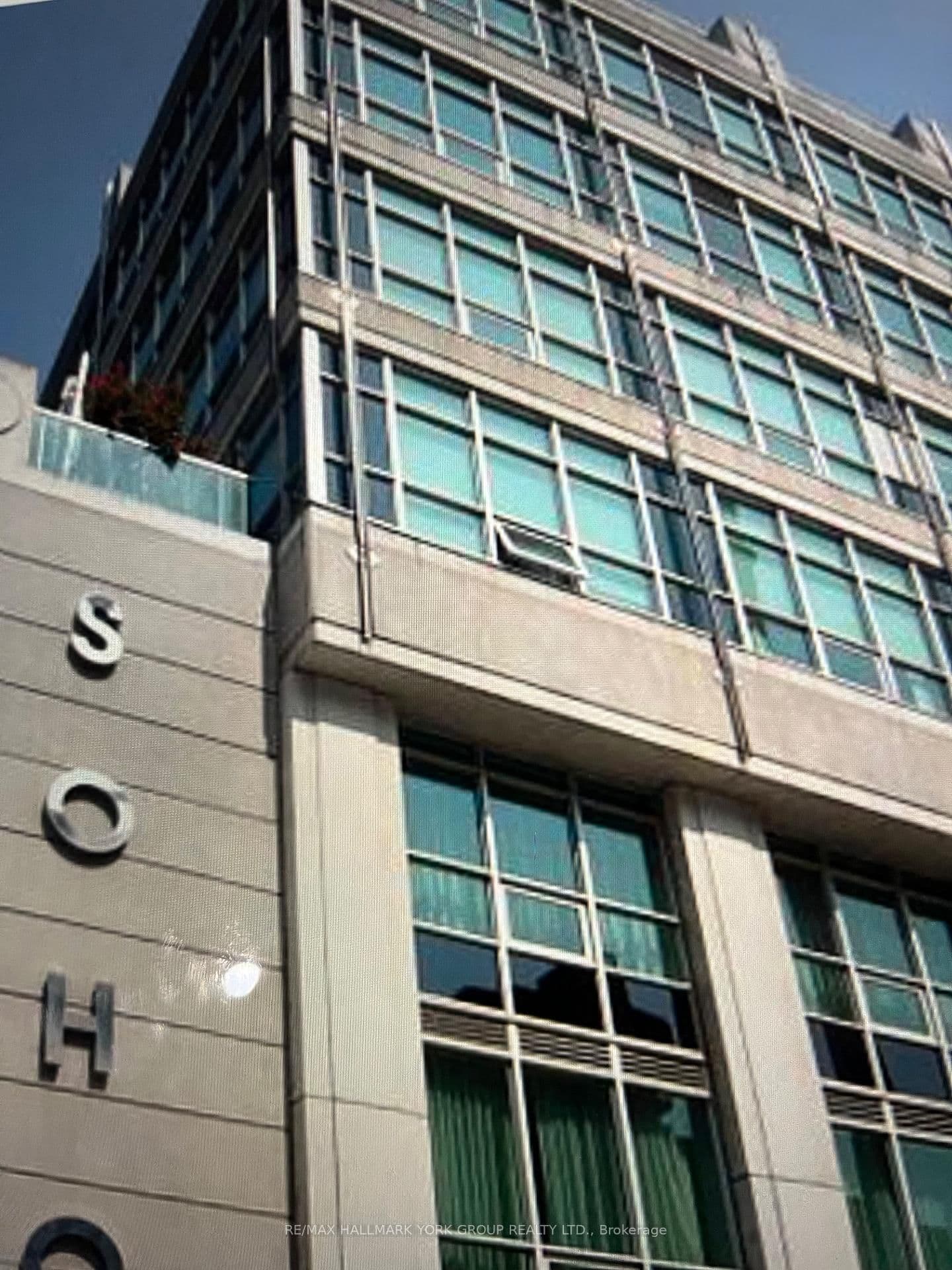 #304 - 350 W Wellington Street W
