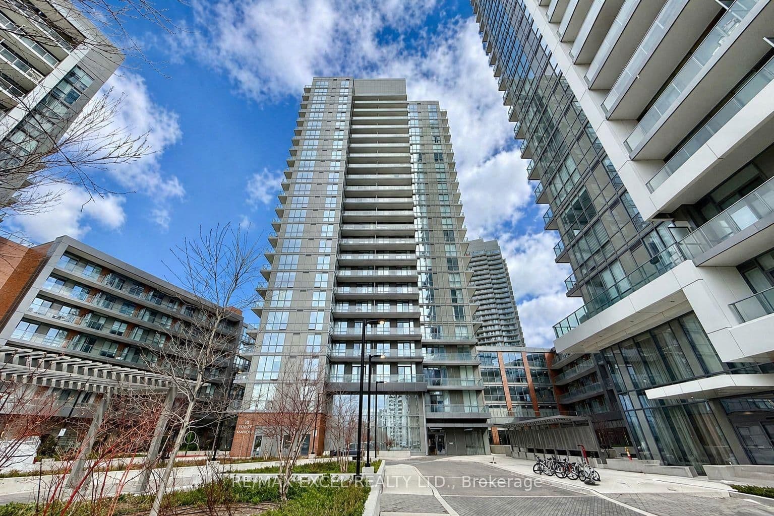 #305 - 38 Forest Manor Road