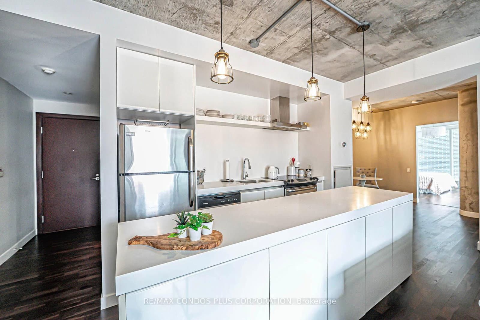 #424 - 75 Portland Street