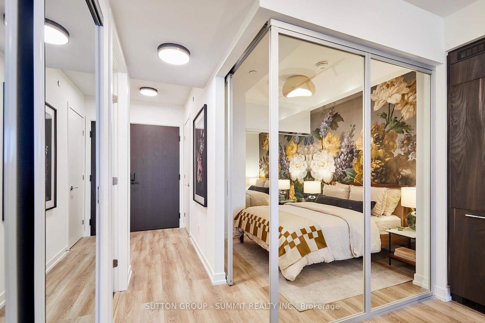 #2501 - 771 YONGE Street