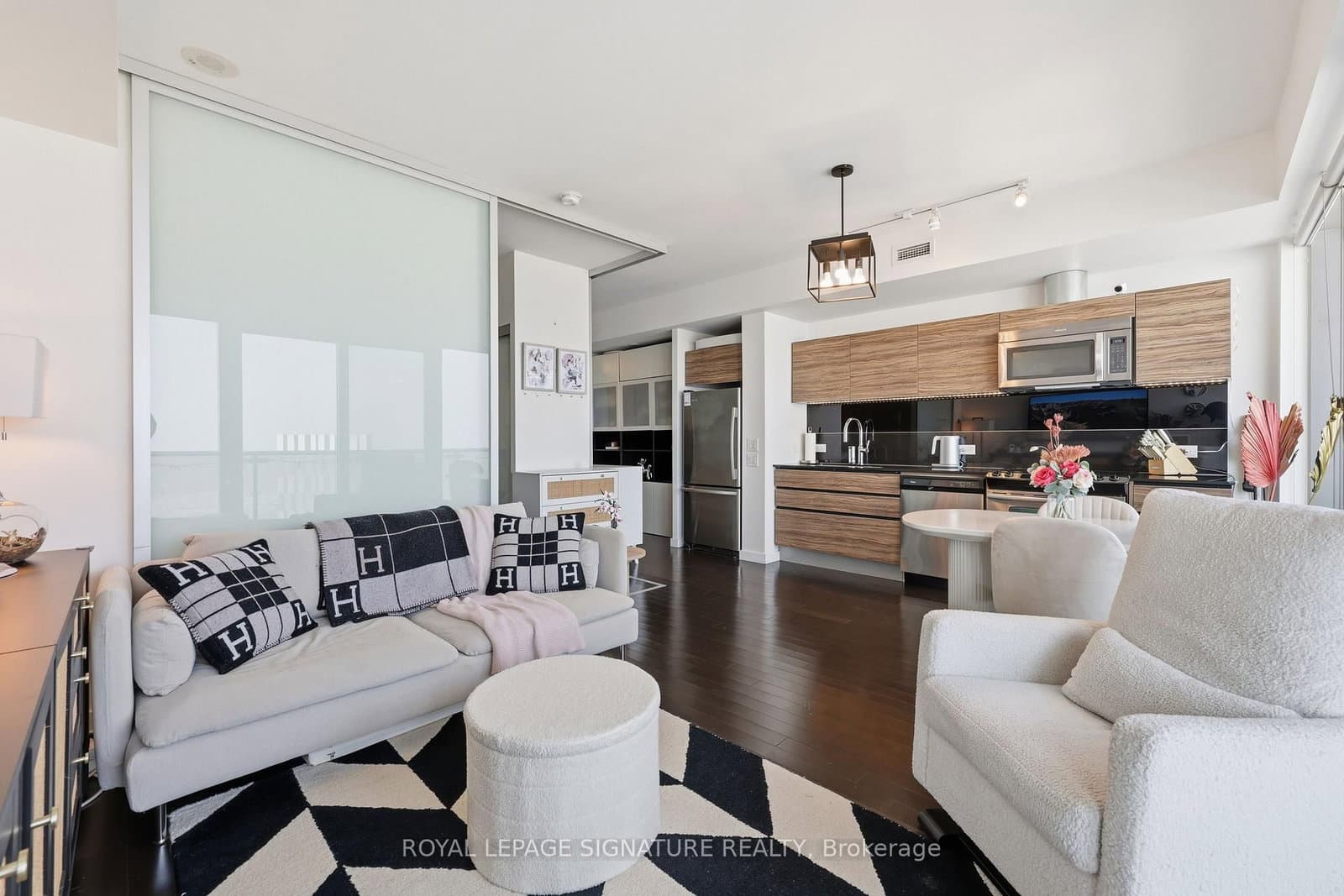 #2805 - 390 Cherry Street