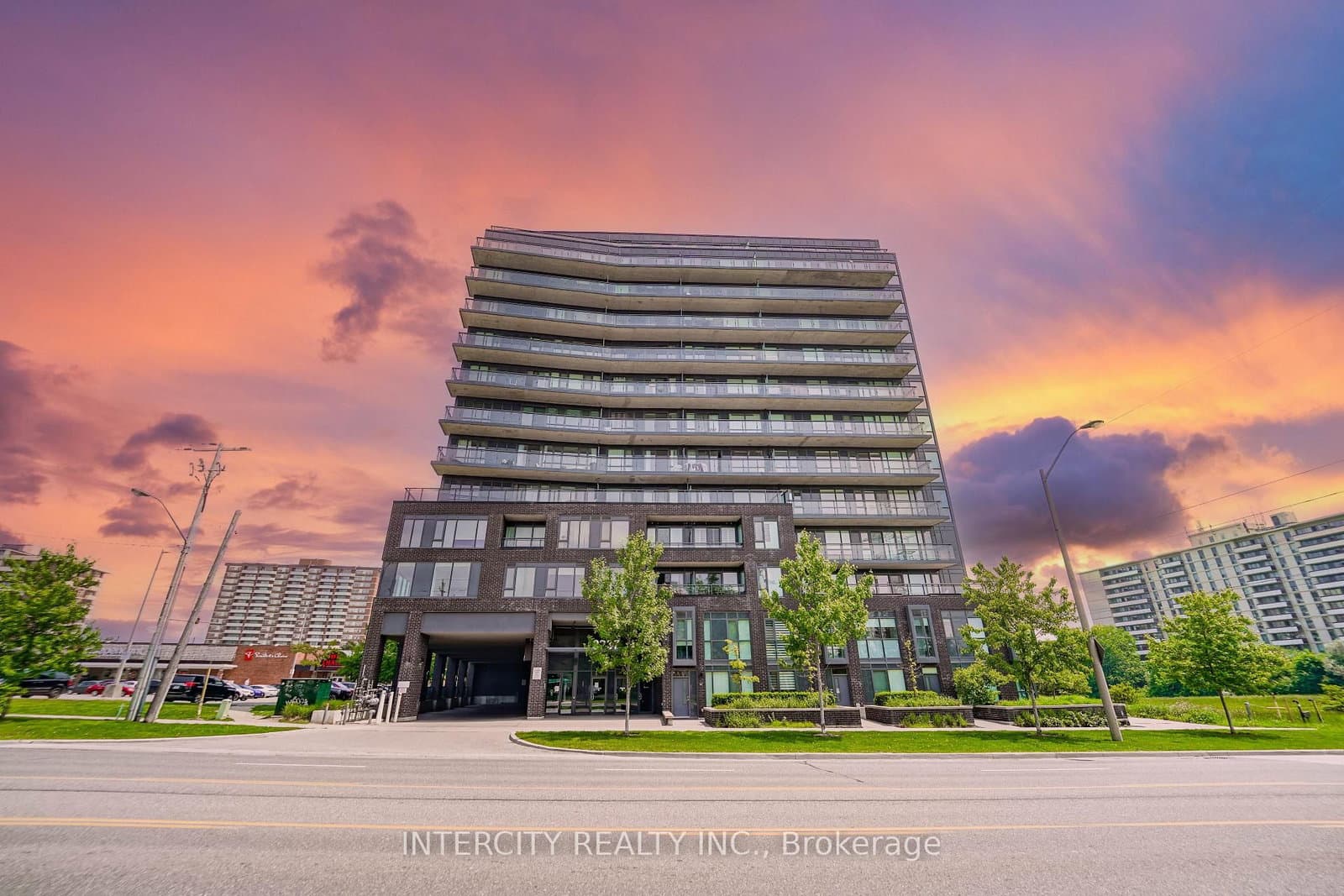 #611 - 3237 Bayview Avenue
