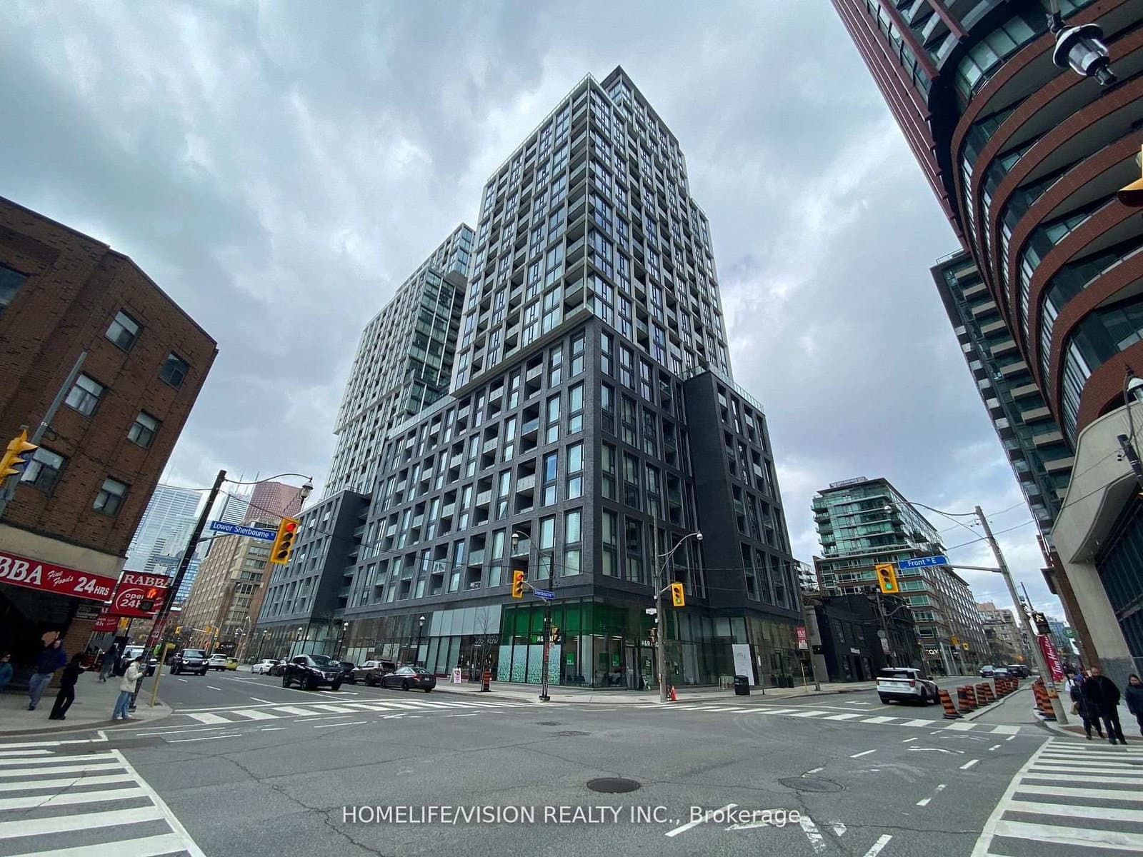 #1418 - 158 Front Street E