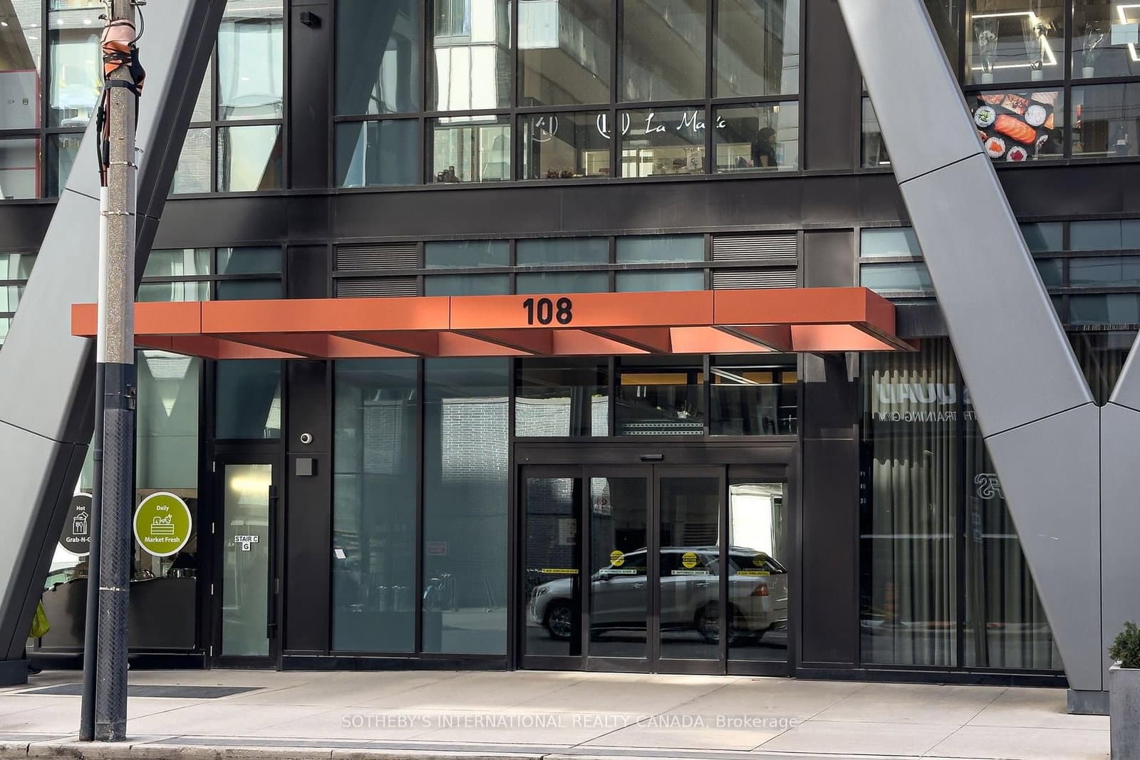 #611 - 108 Peter Street