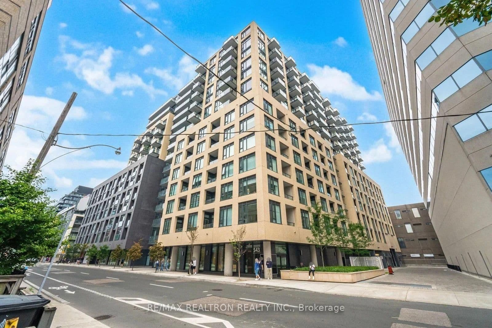 #1427 - 543 Richmond Street W