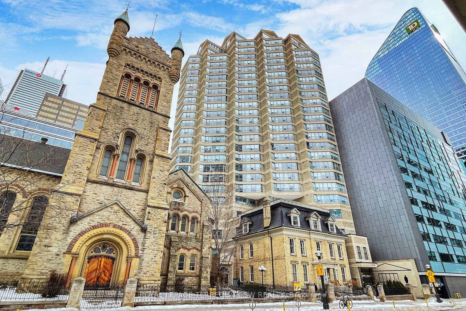 #2001 - 71 Simcoe Street