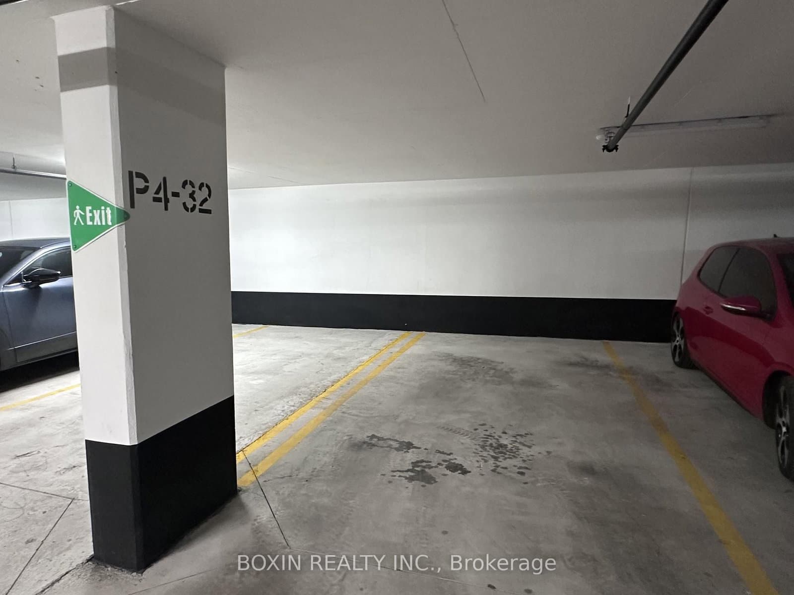 #PARKING - 9 Tecumseth Street