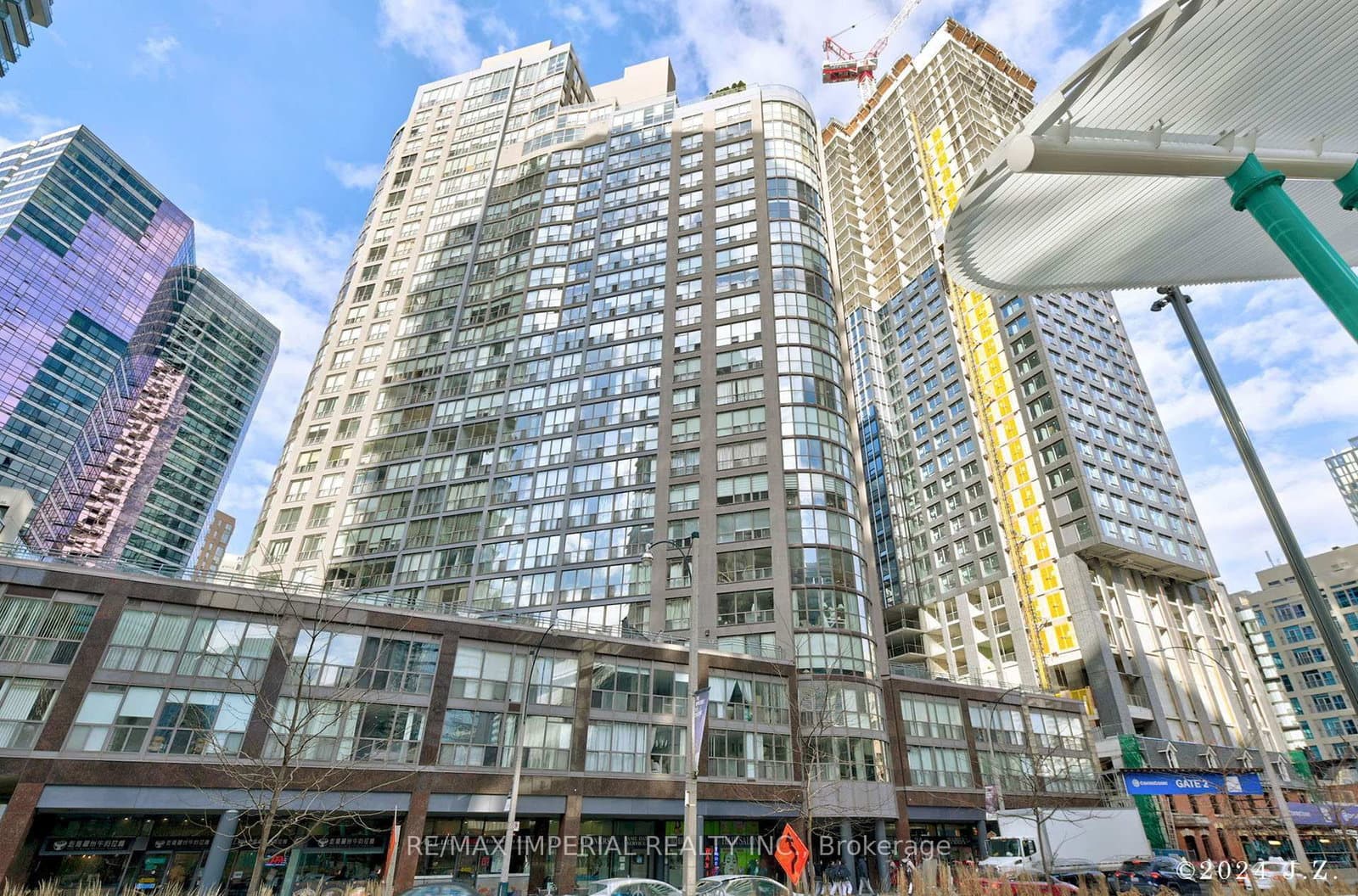 #2201 - 24 Wellesley Street W