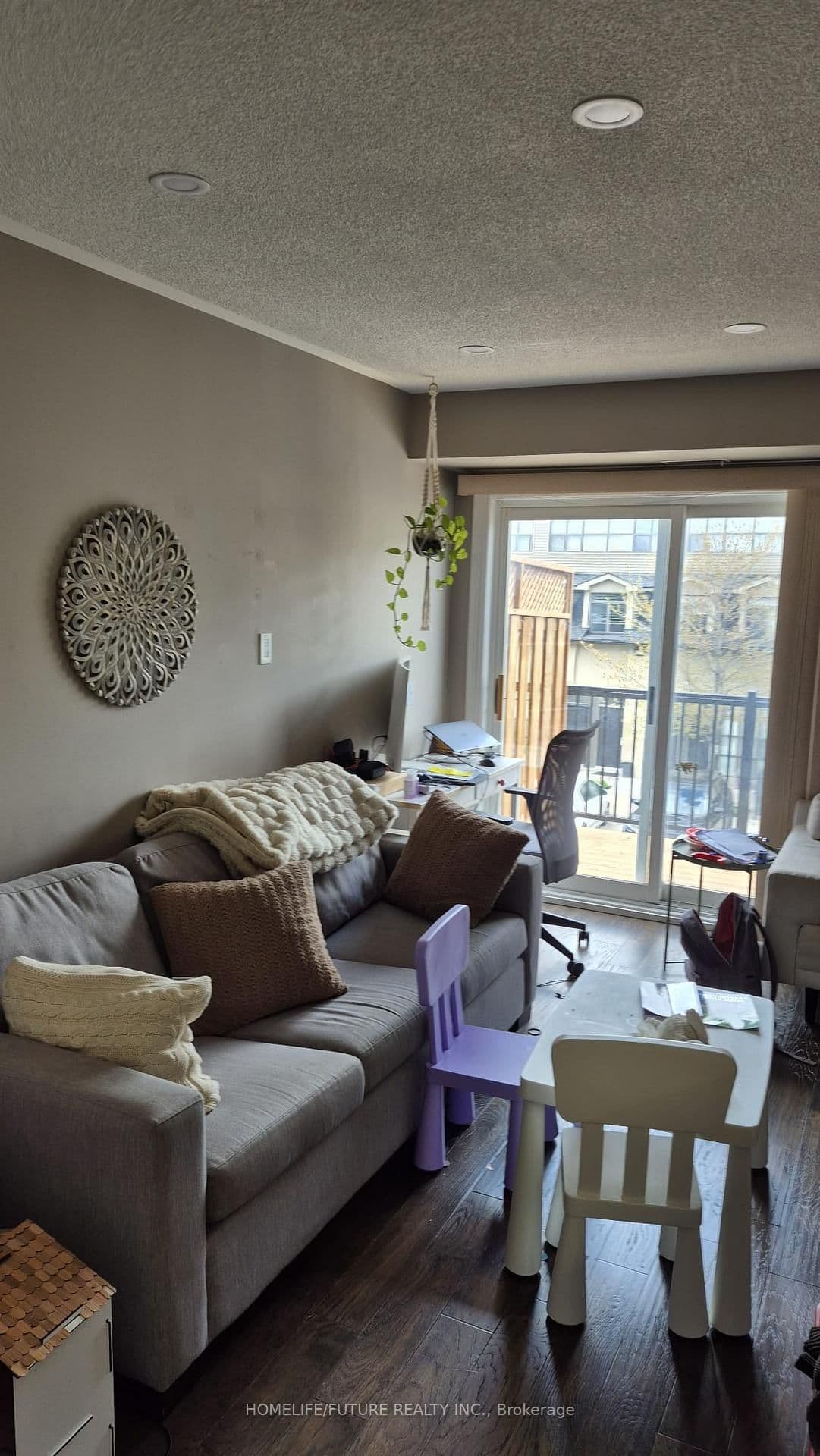 #213 - 262 St. Helen's Avenue
