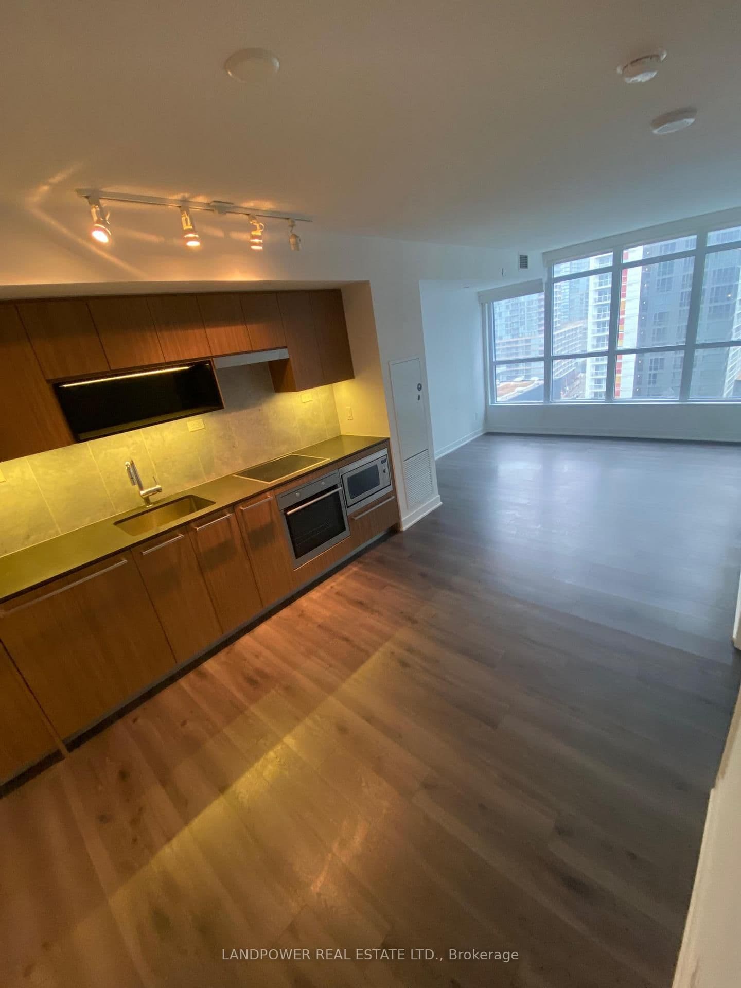 #1708 - 80 Queens Wharf Road