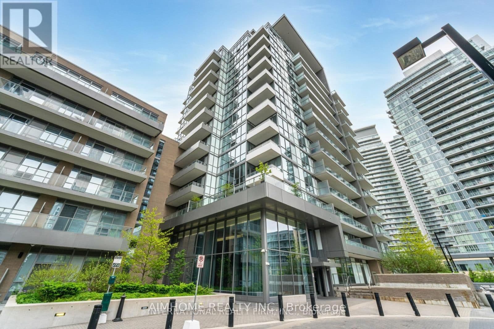 #306 - 32 Forest Manor Road