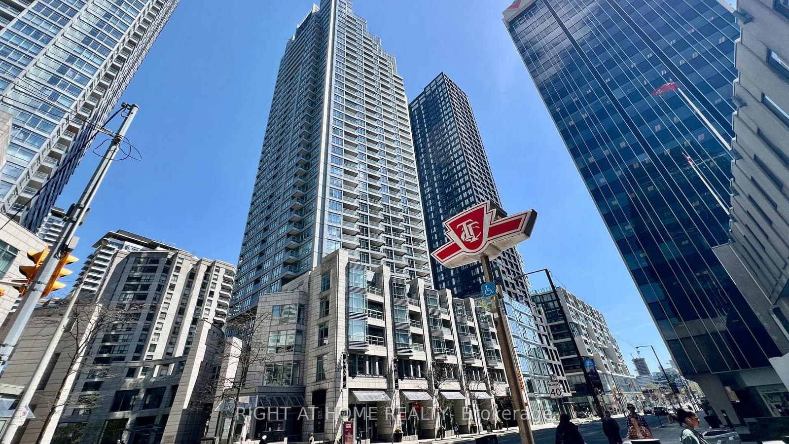 #1011 - 2181 Yonge Street