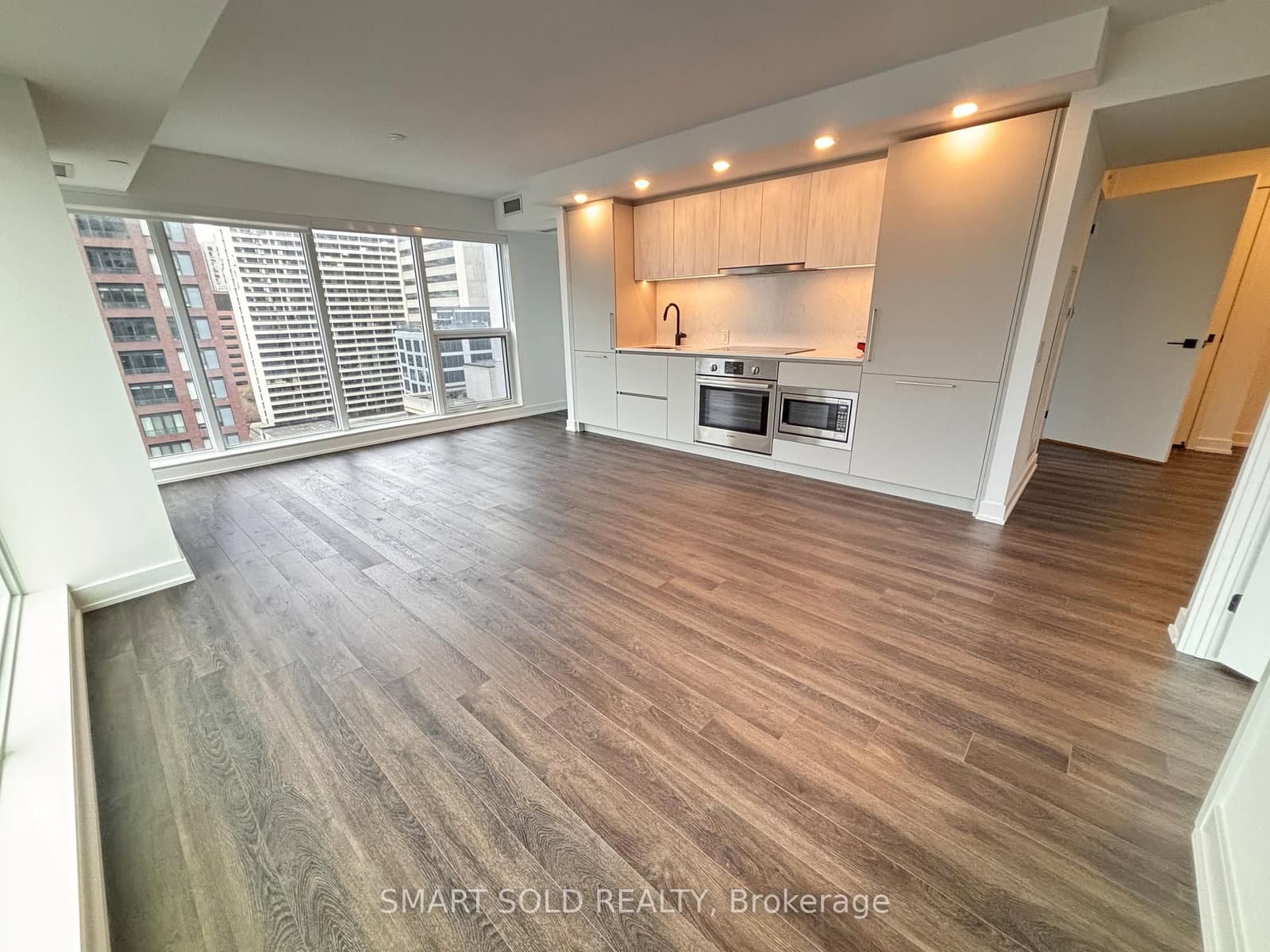 603 Sherbourne Street, Unit 1402