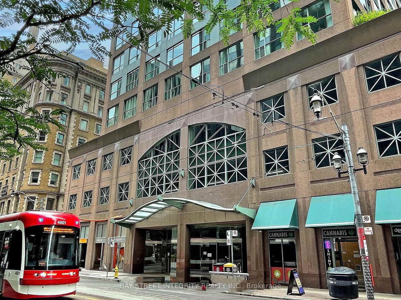 #917 - 7 King Street E