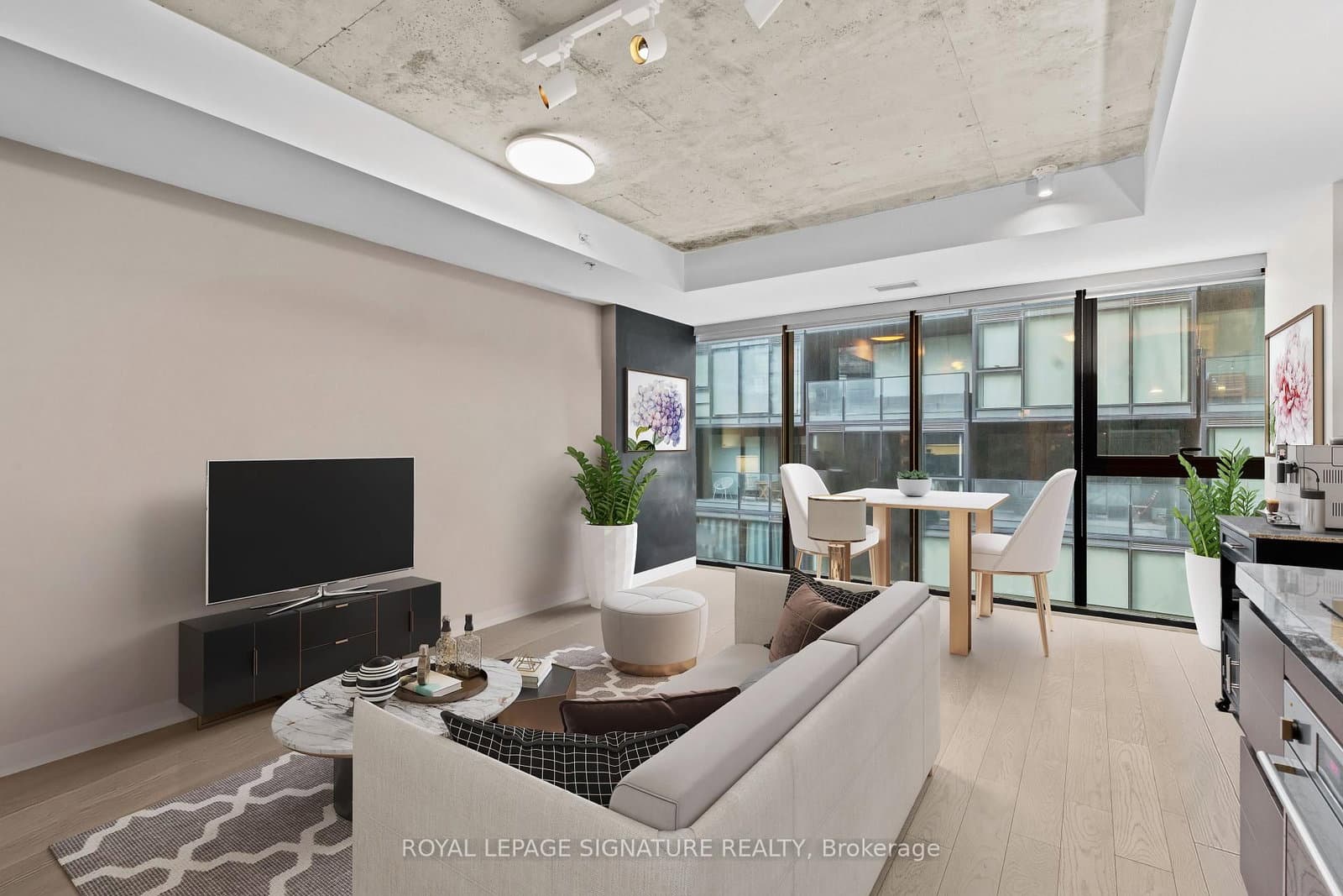 #406 - 38 Stewart Street