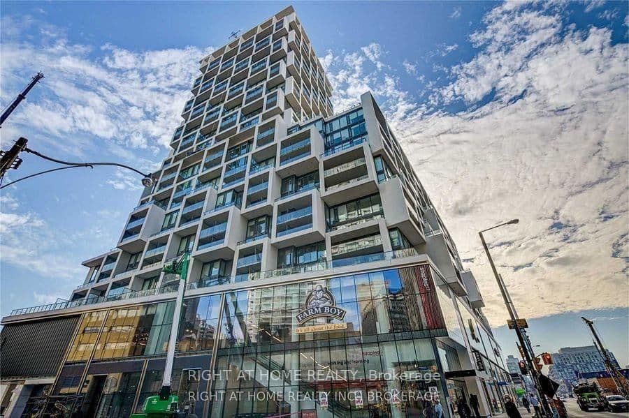 #944 - 8 Hillsdale Avenue