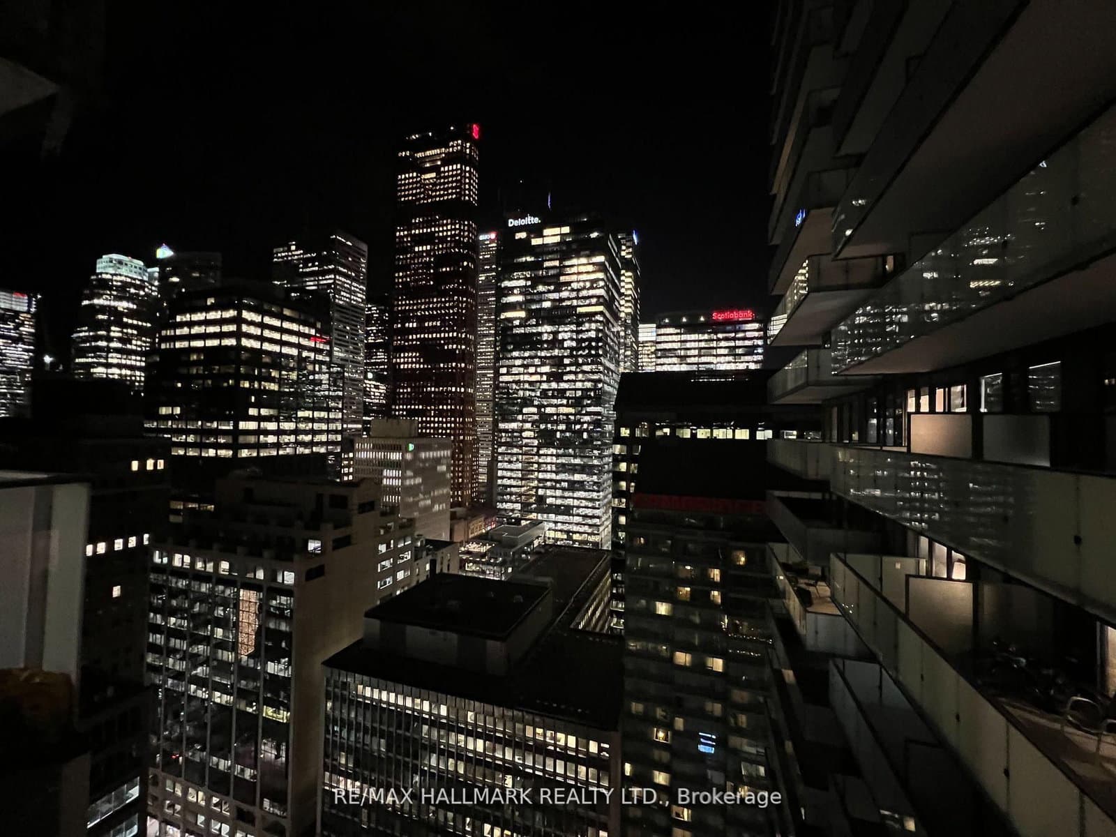 25 Richmond Street E, Unit 2407