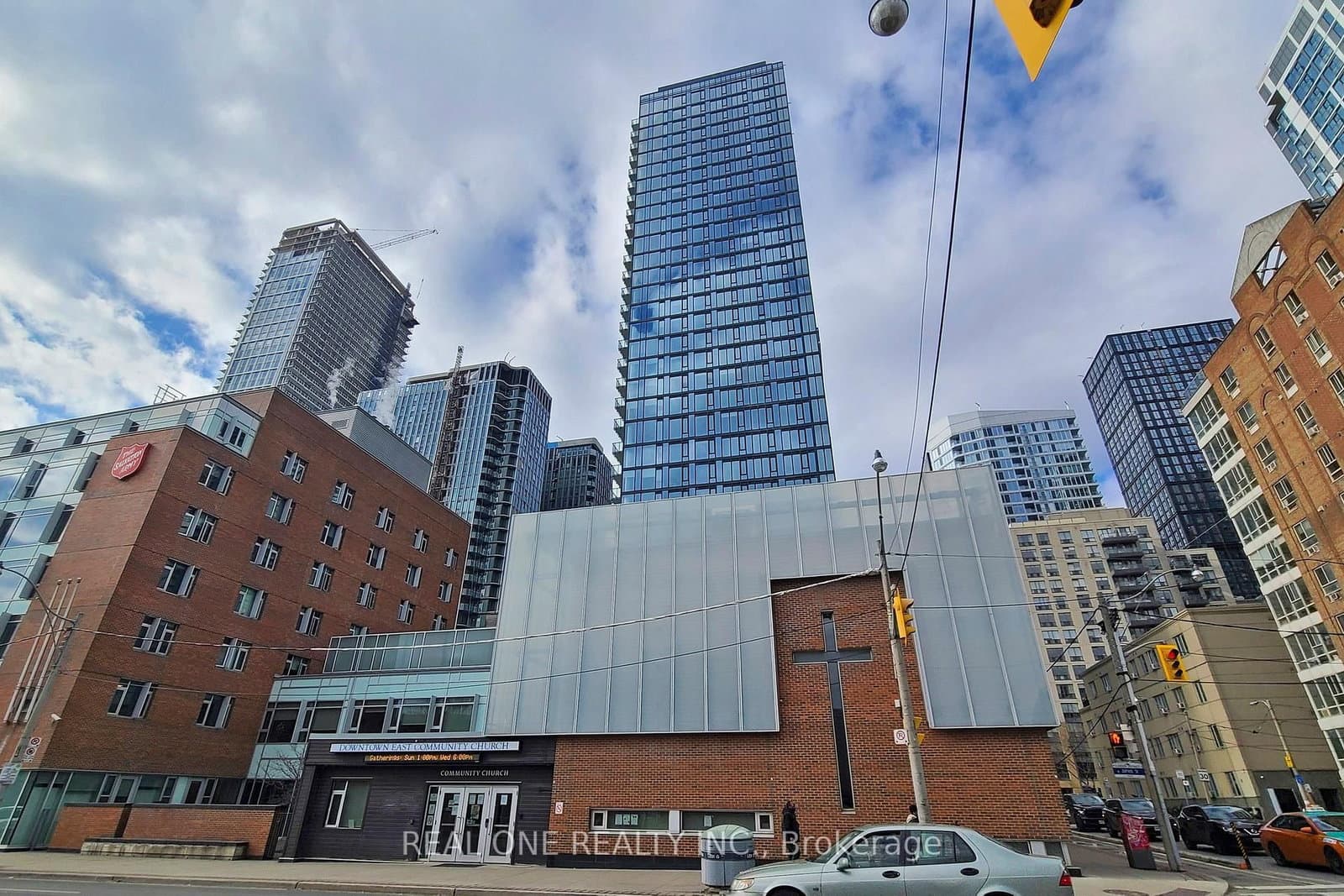 47 Mutual Street, Unit 901