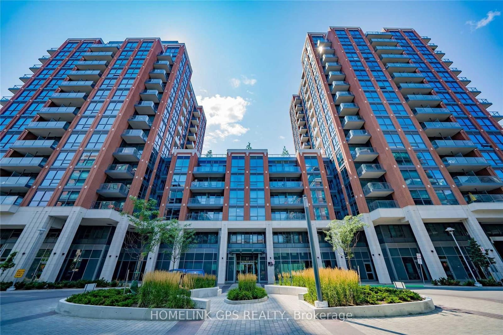 31 Tippett Road, Unit 323