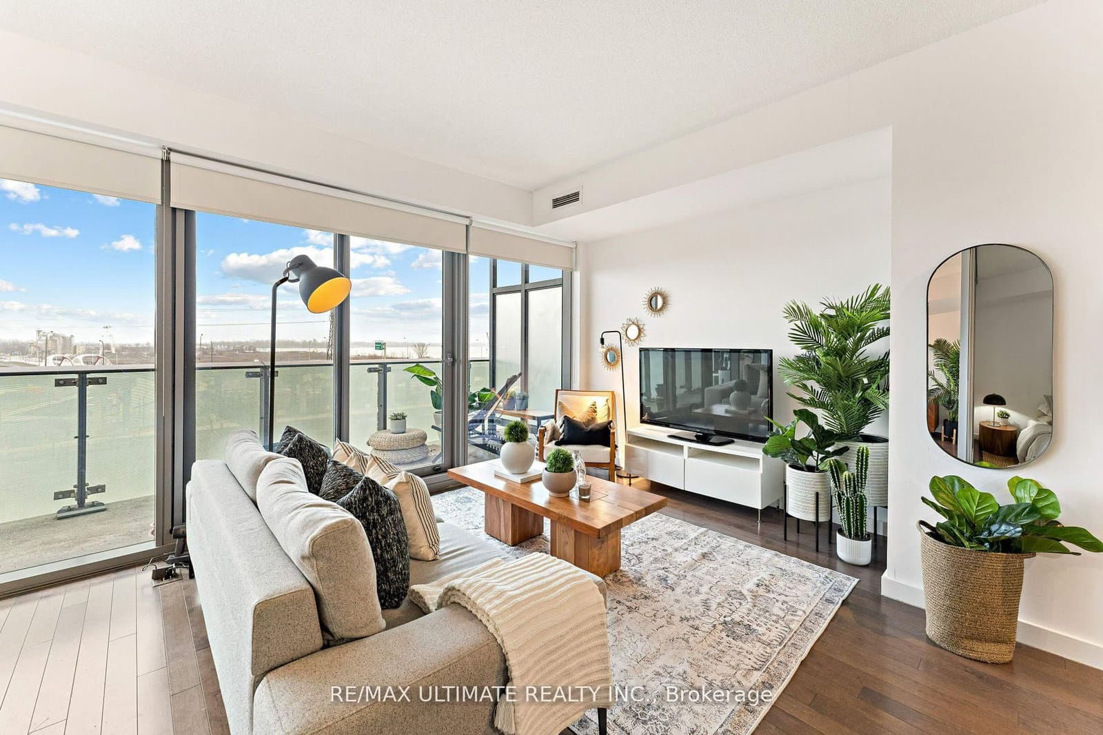 390 Cherry Street, Unit 608