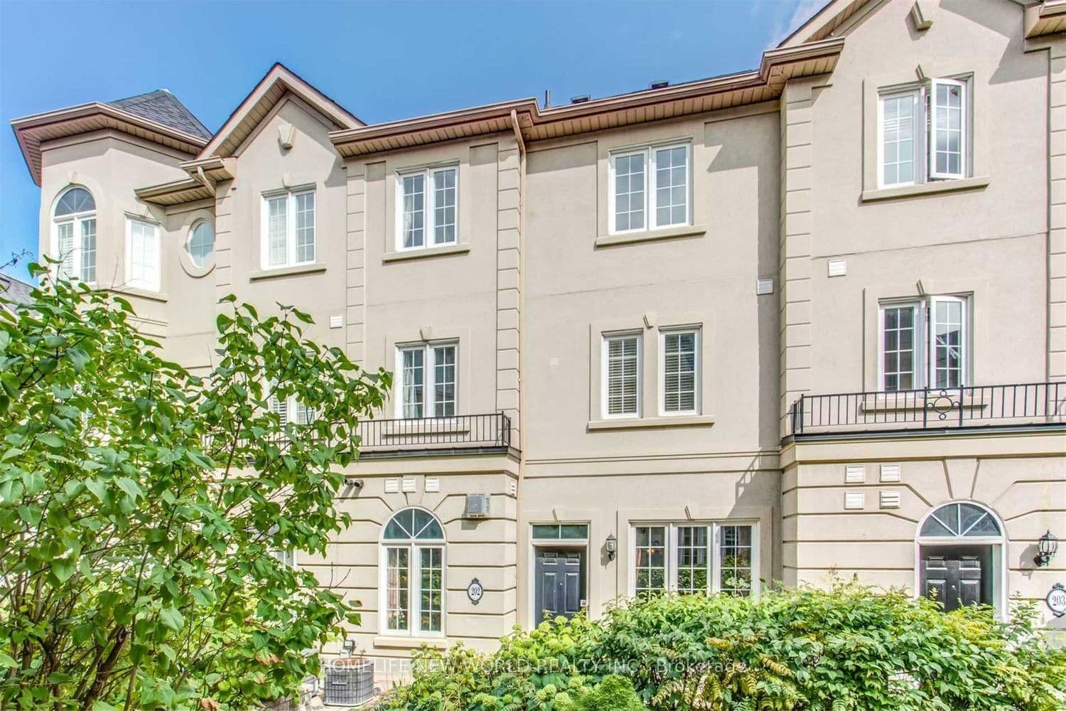 11 Everson Drive, Unit 204