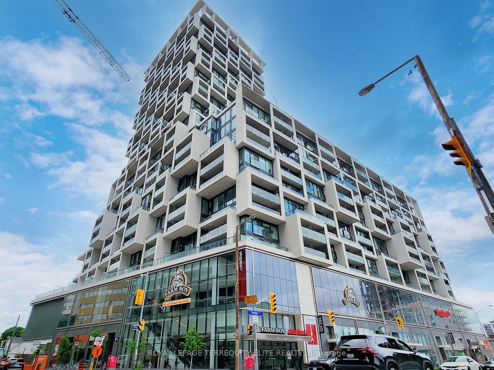 5 Soudan Avenue, Unit 908