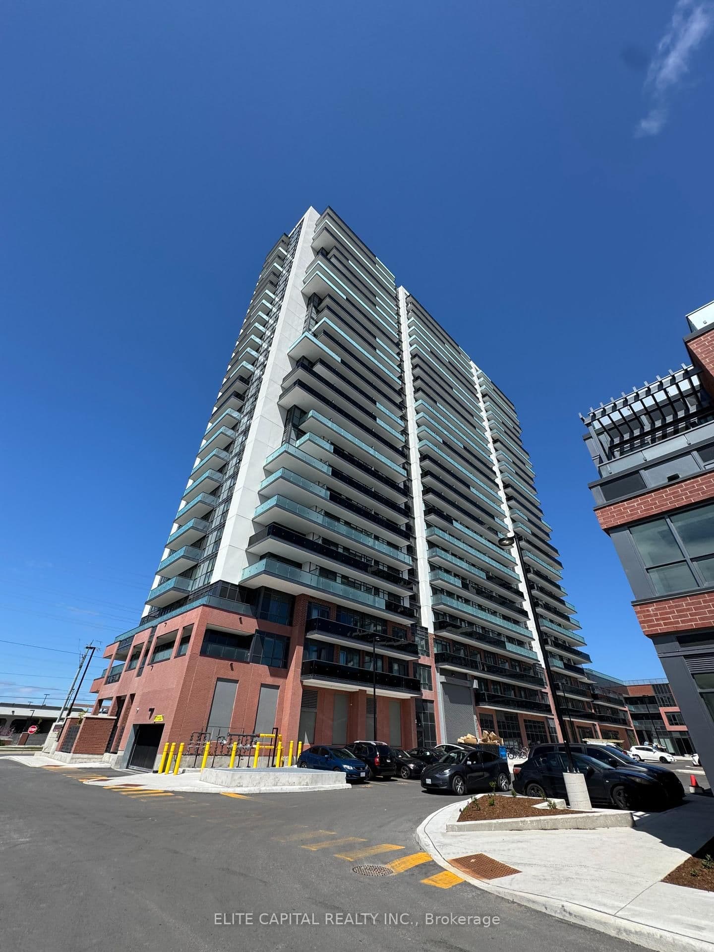 2545 Simcoe Street N, Unit 1214