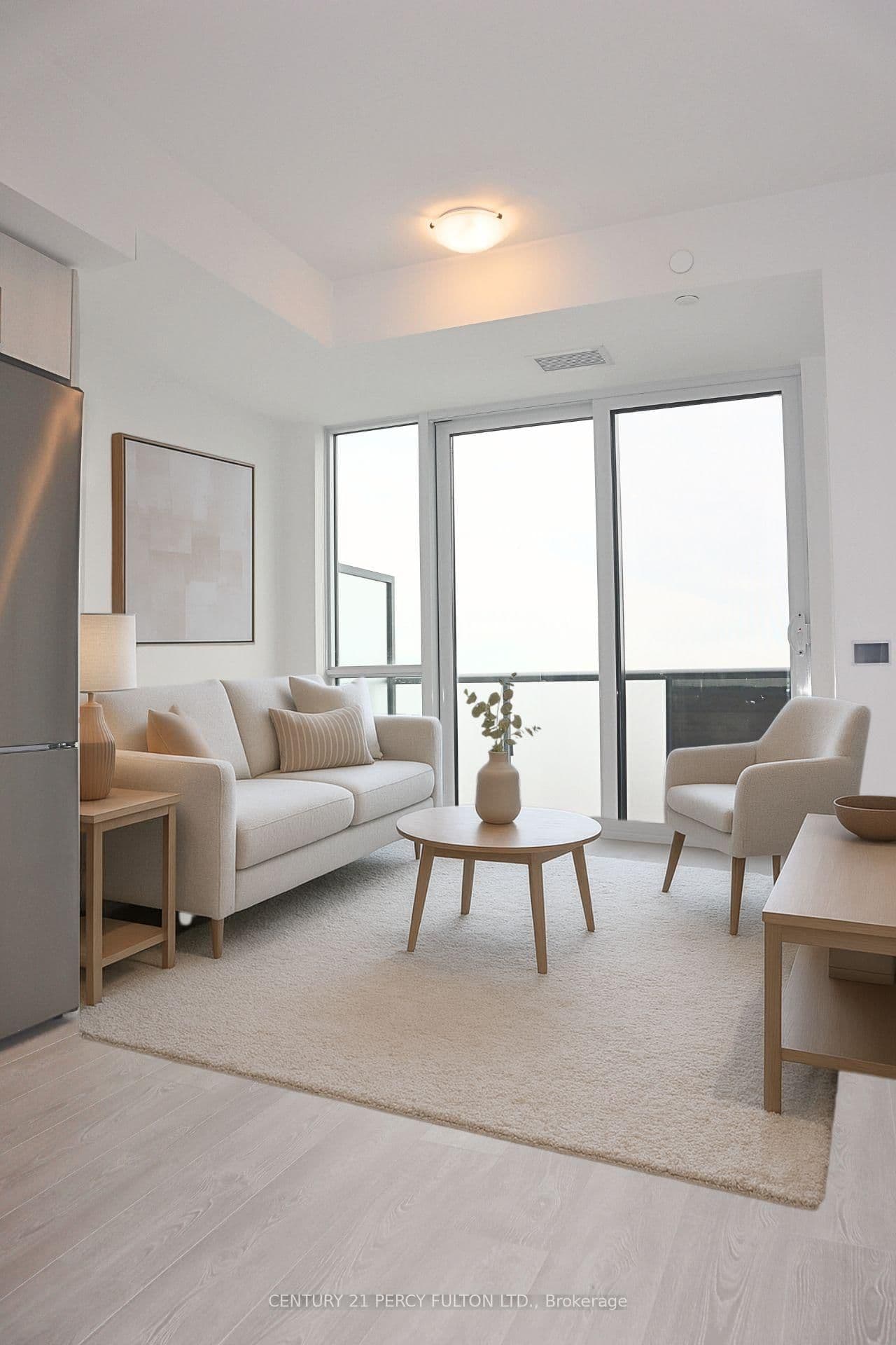 2545 Simcoe Street N, Unit PH21