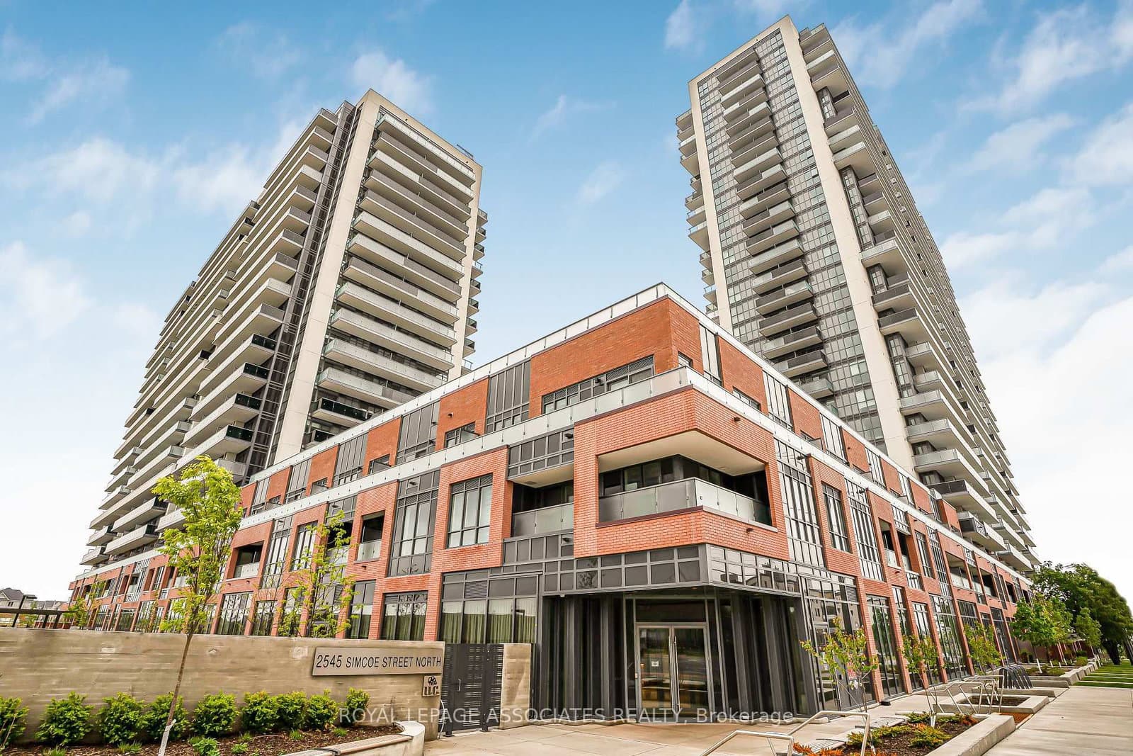 2545 Simcoe Street N, Unit 2512