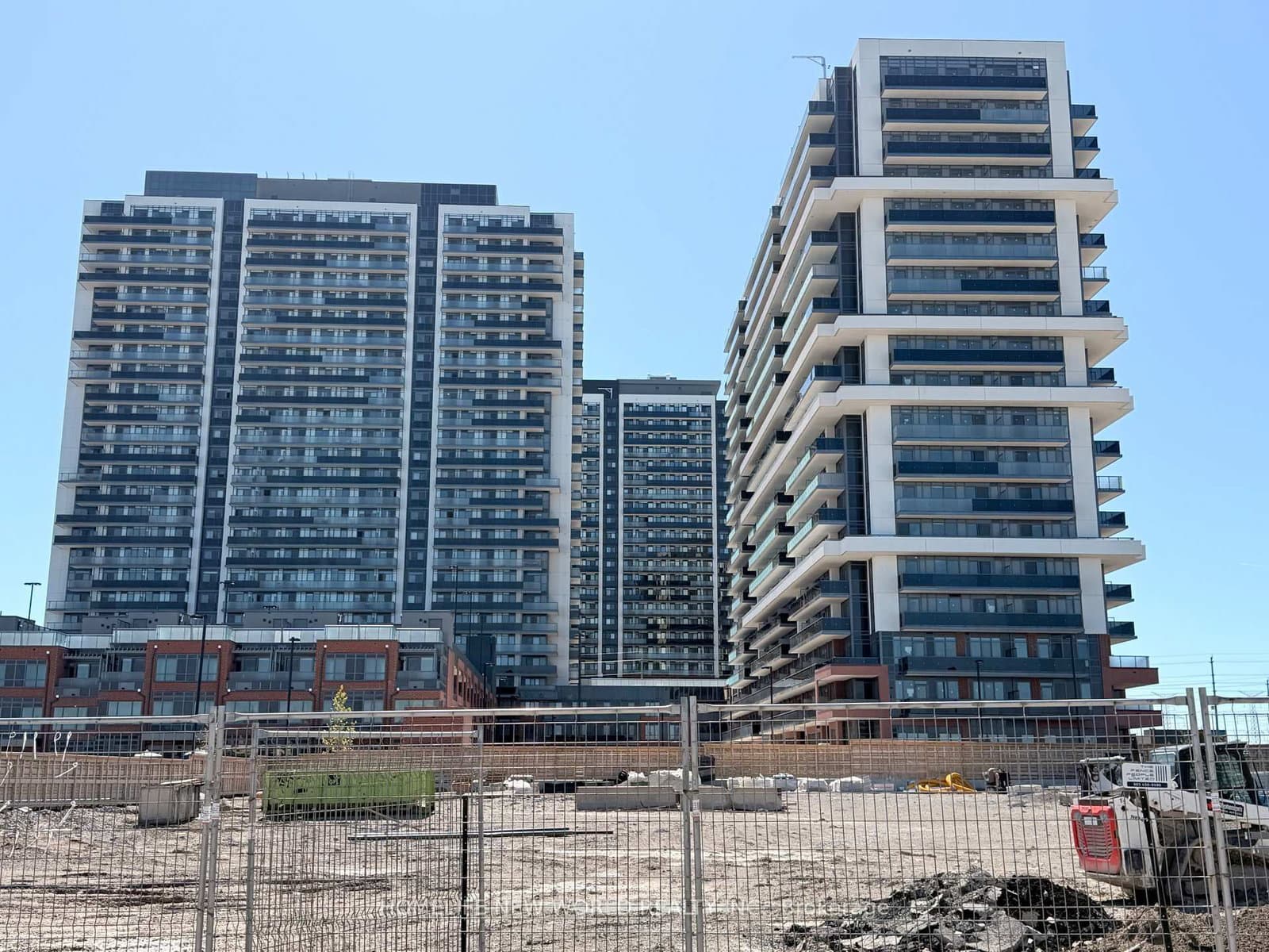 2545 Simcoe Street N, Unit 2301