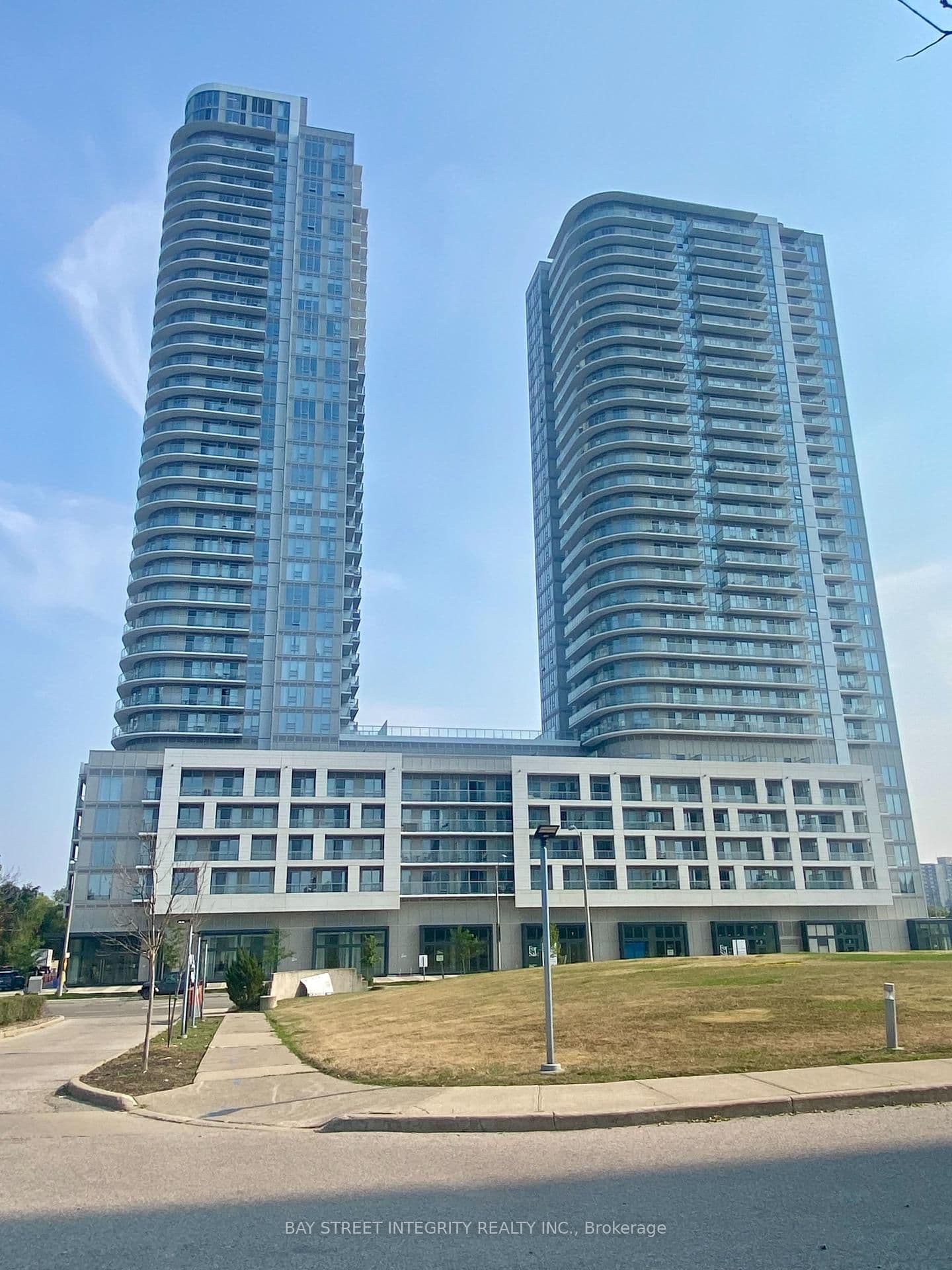 2033 Kennedy Road, Unit 1707