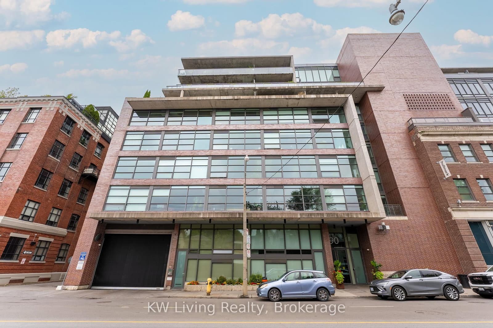#LW1 - 90 Broadview Avenue