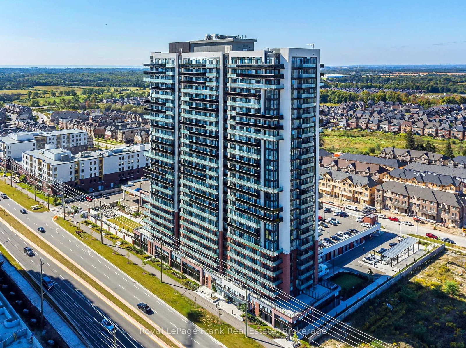 #718 - 2550 Simcoe Street N