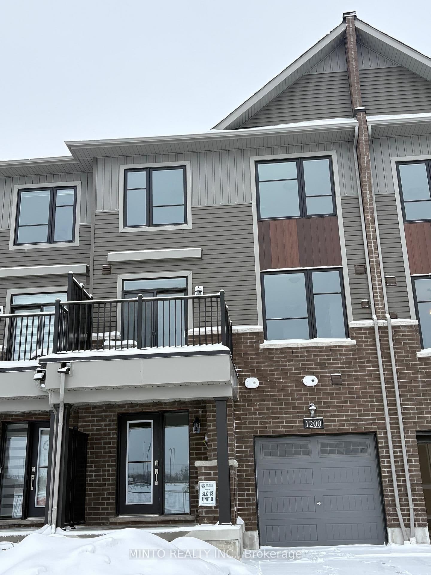 1200 Greentree Path