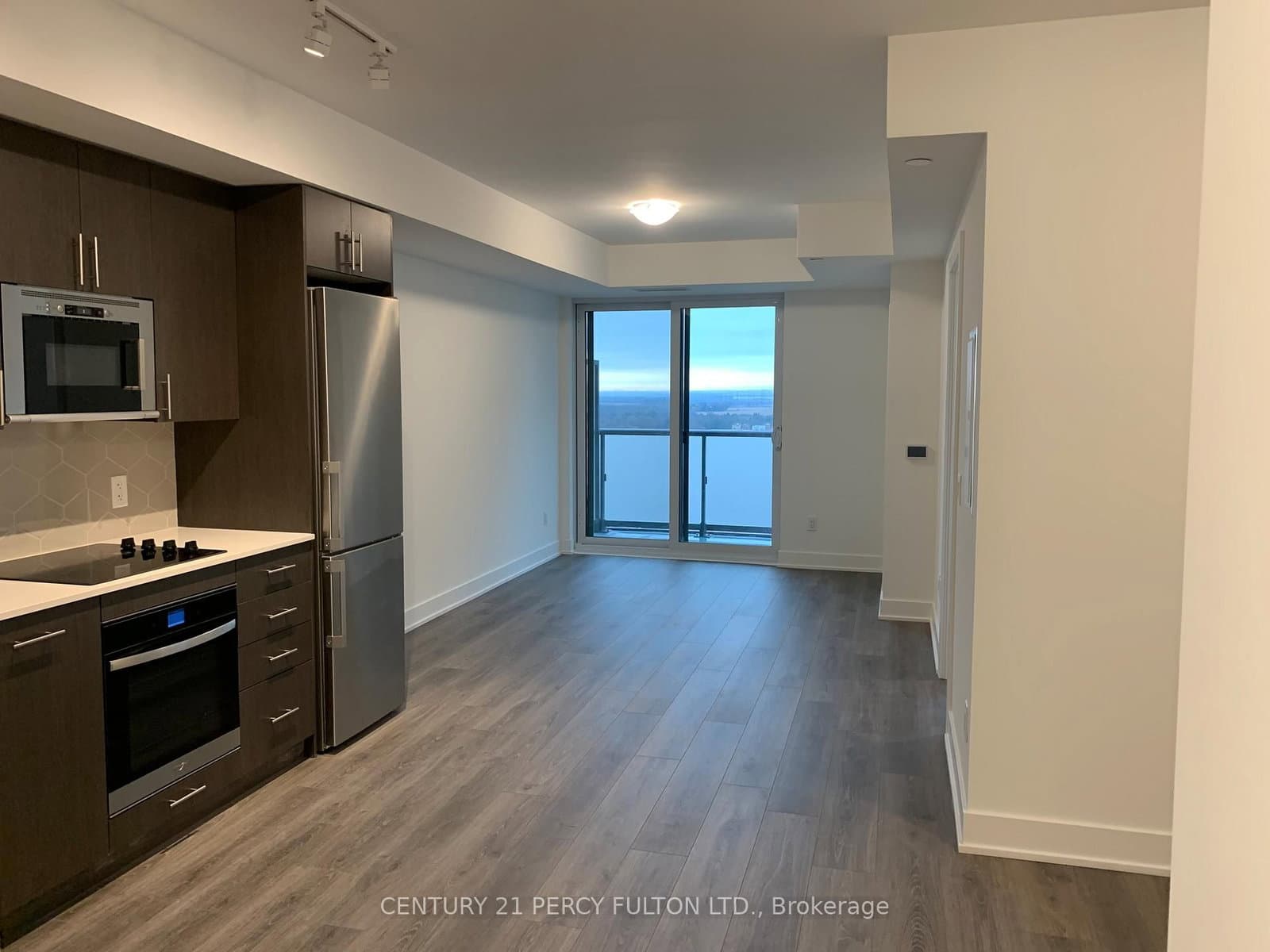 2545 Simcoe Street N, Unit 1713