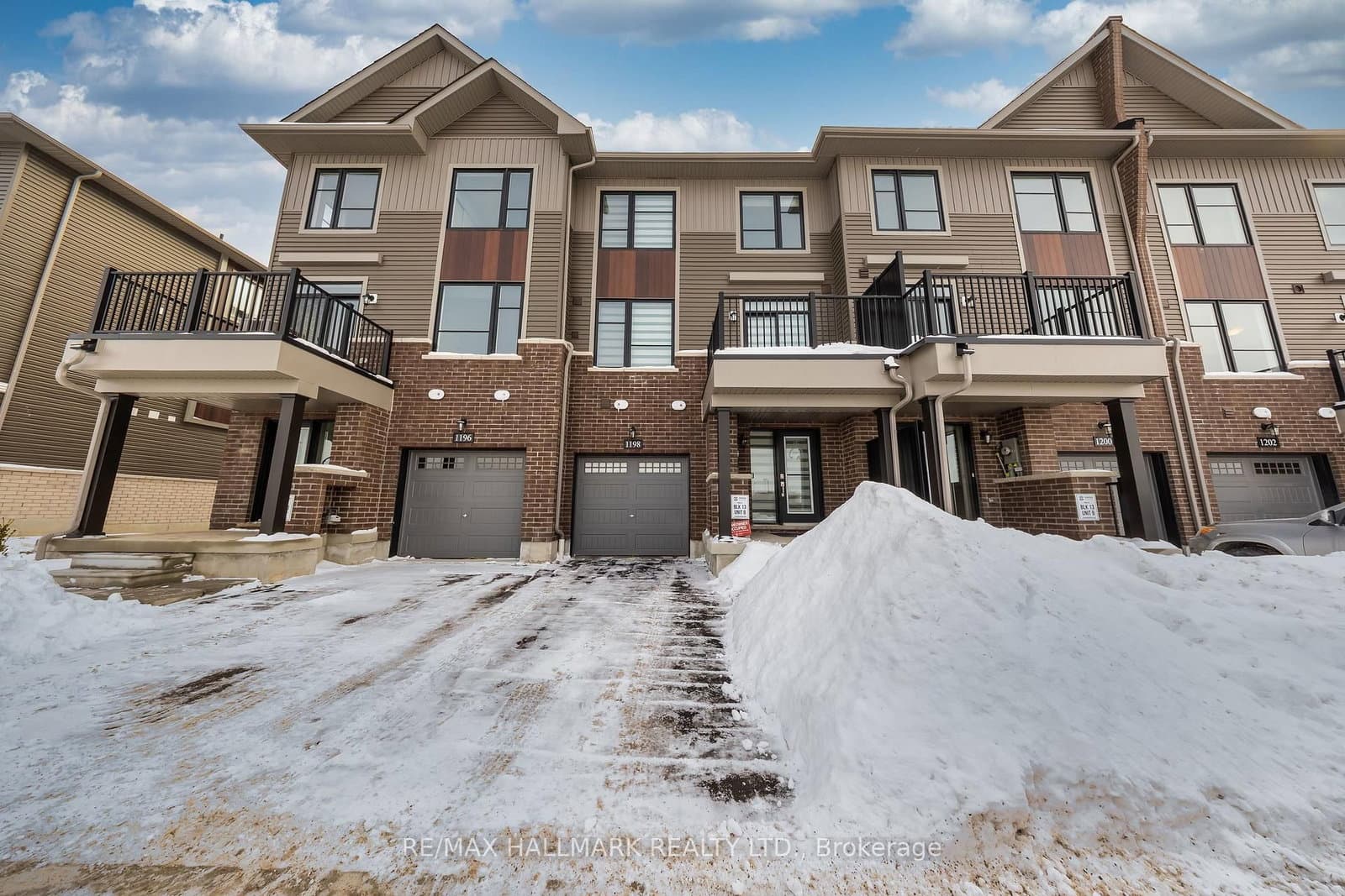 1198 Greentree Path