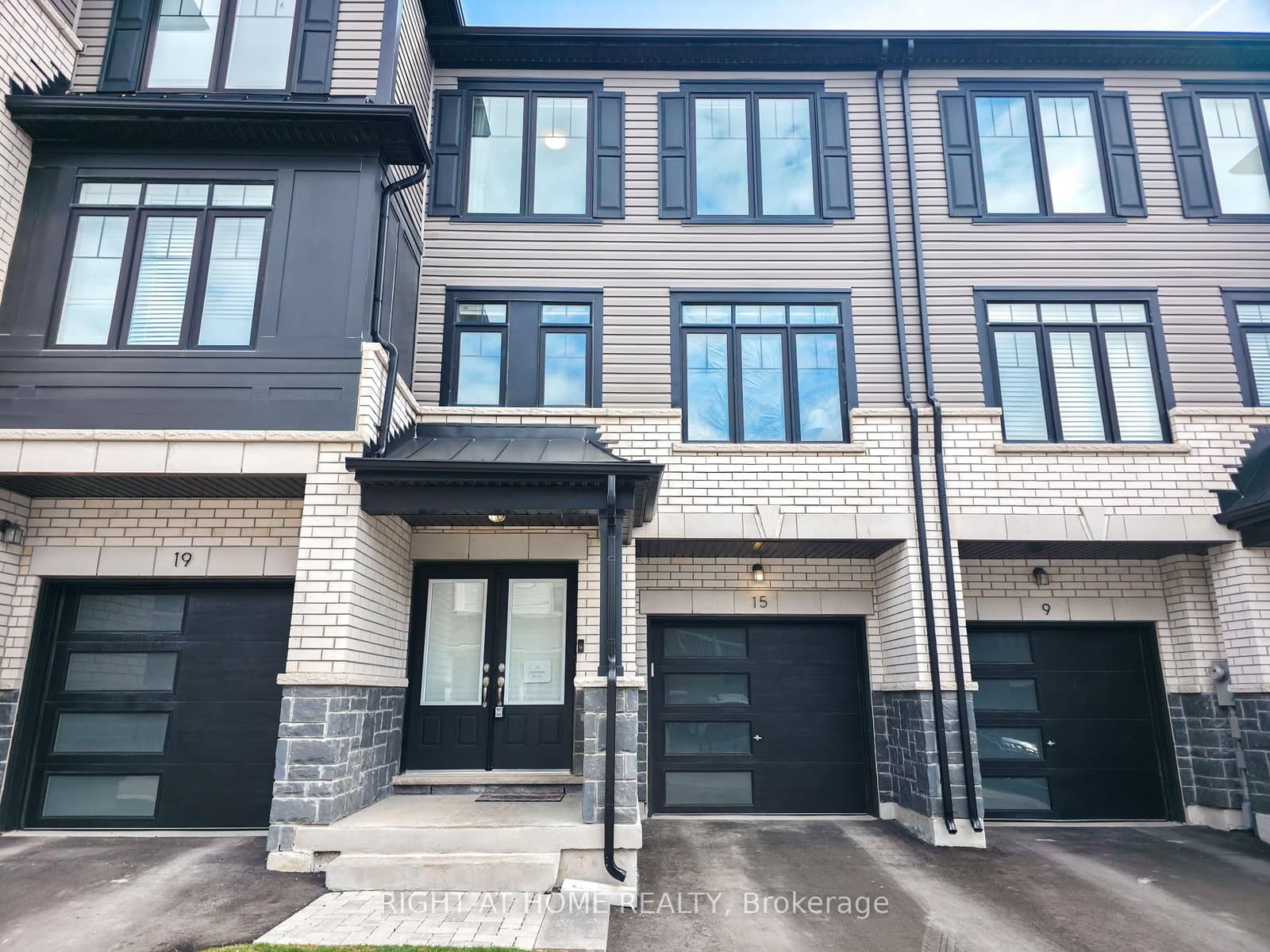 15 Ambereen Place