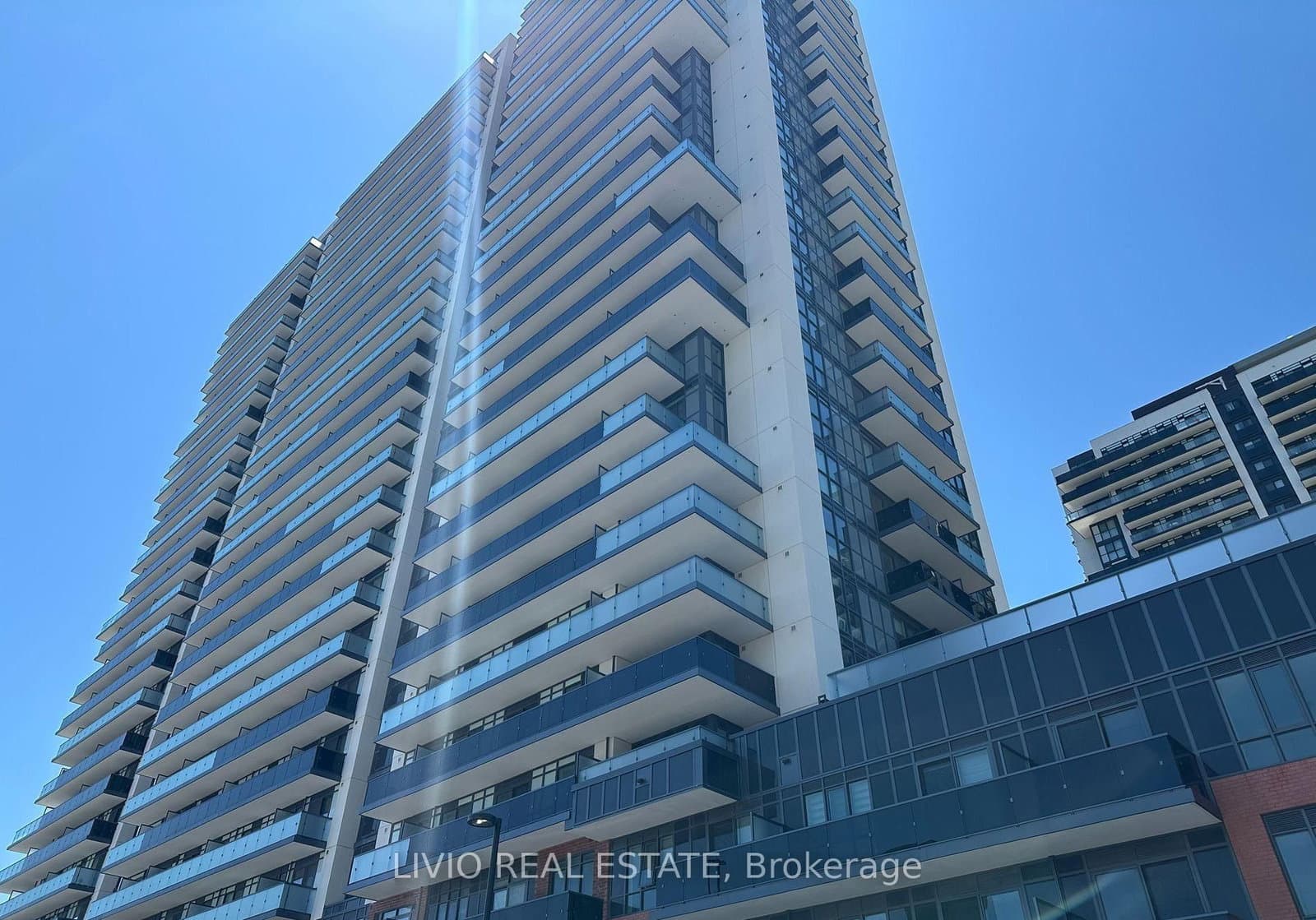 2545 Simcoe Street N, Unit 2703