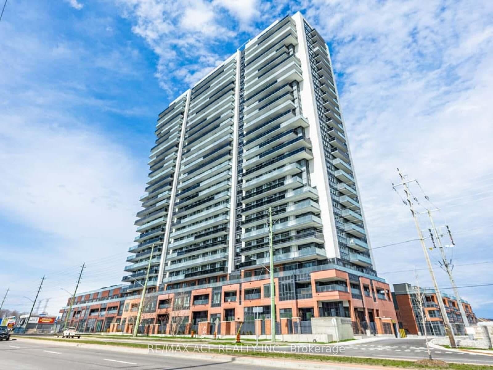 2545 Simcoe Street N, Unit PH11