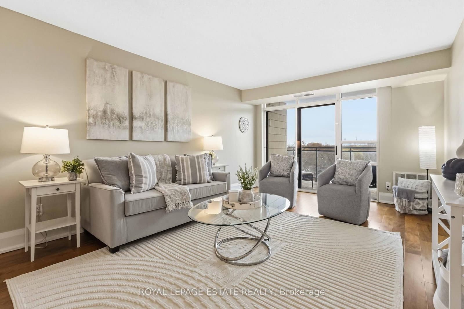 #701 - 1093 Kingston Road