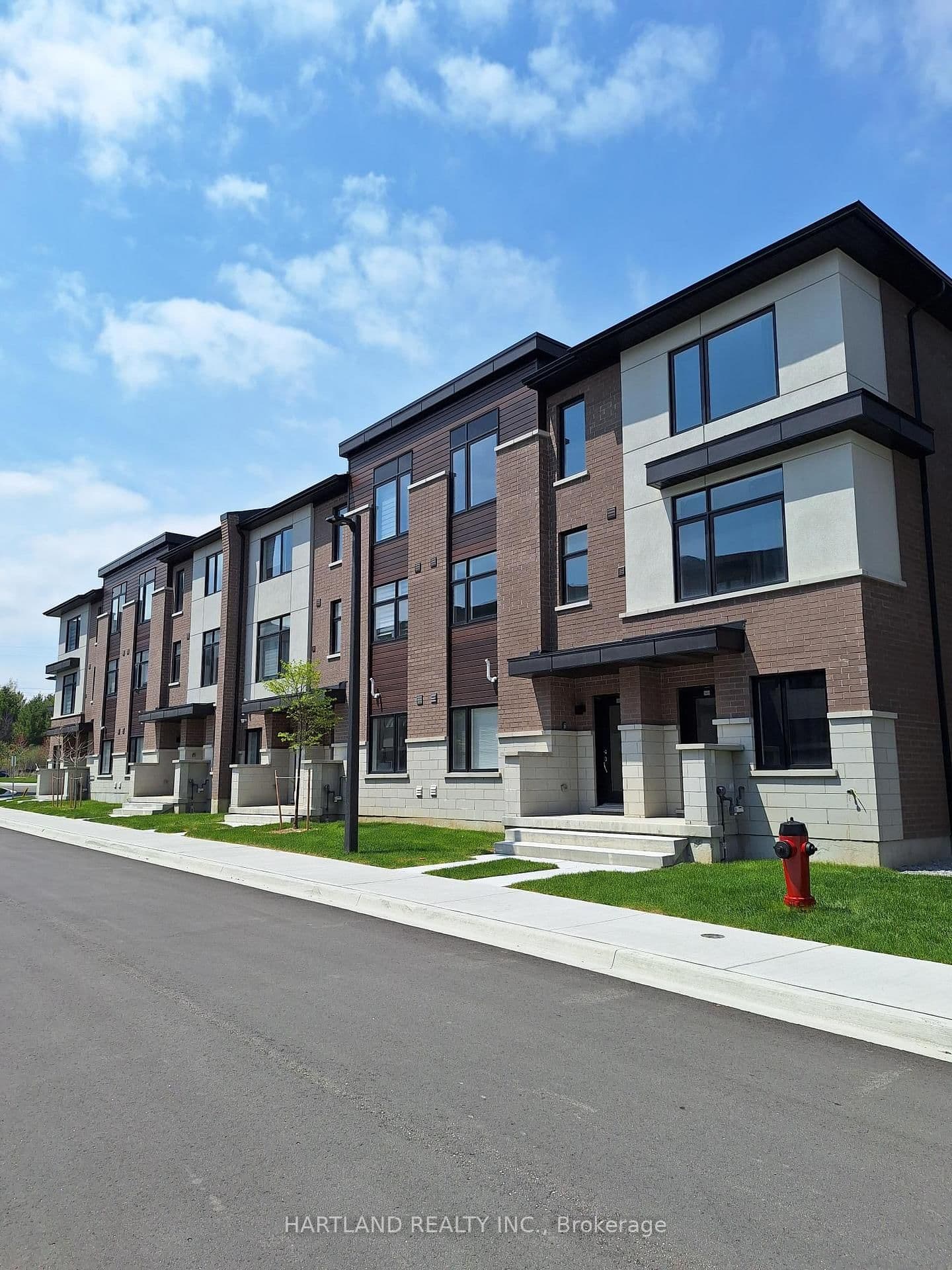 #1202 - 1695 Dersan Street