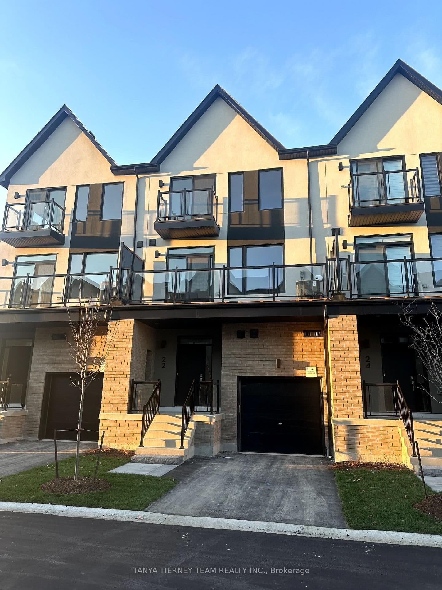 22 Lively Way